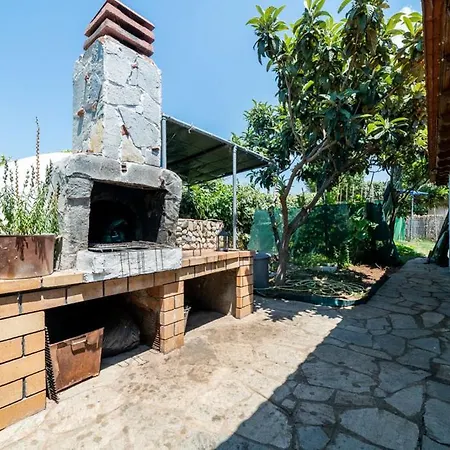 Front House Case de vacanță